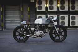 caferacerdesign:  Cafe Racer Design SourceAuto