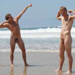 chelseabanker:  BEACH HUNKS