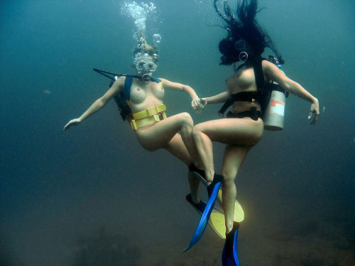 http://activegirls.tumblr.com/post/131024986438