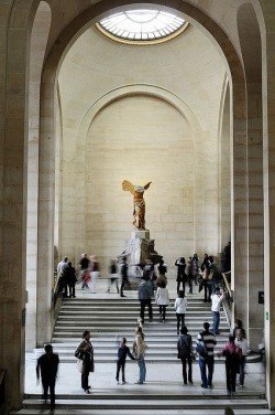 inosanteria: The Winged Victory of Samothrace, Musée du Louvre