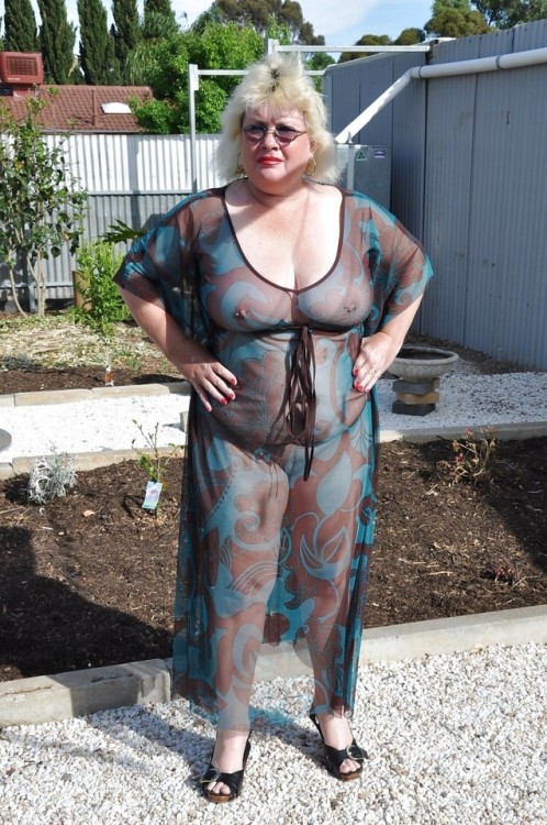 elfollaviejas:grannyloversxxx:Grannies LoveRica alimenta bien ese cuerpazo