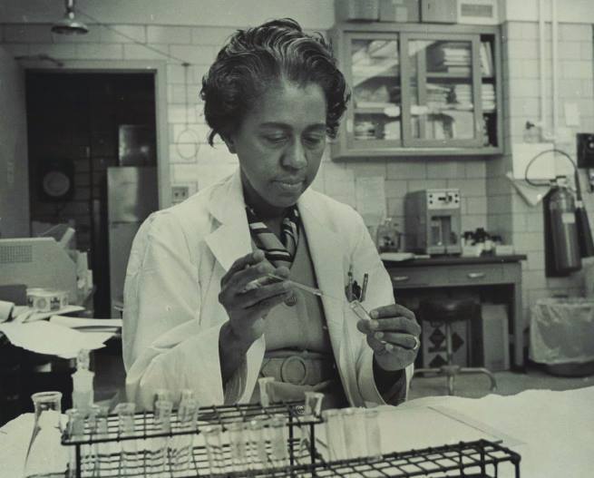 classicethnichistoricalvibez:  In 1947, Dr. Marie Daly became the first African-American