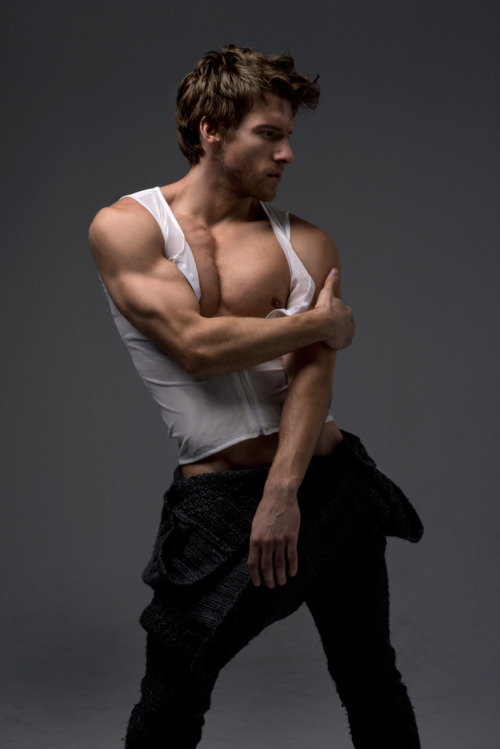 ADONIS ARCHIVE