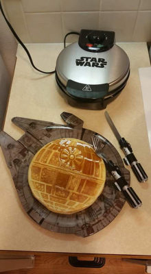 thingsmakemelaughoutloud:  Star Wars Breakfast-