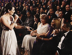 serfborts:  The time Lea Michele tried to serenade Jay Z and Beyoncé wasn’t having