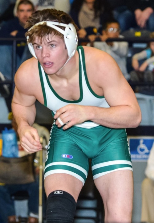 jockbrad:  Swimmers, wrestlers, football players / singlets, jockstraps, speedos and spandex!  http://jockbrad.tumblr.com/