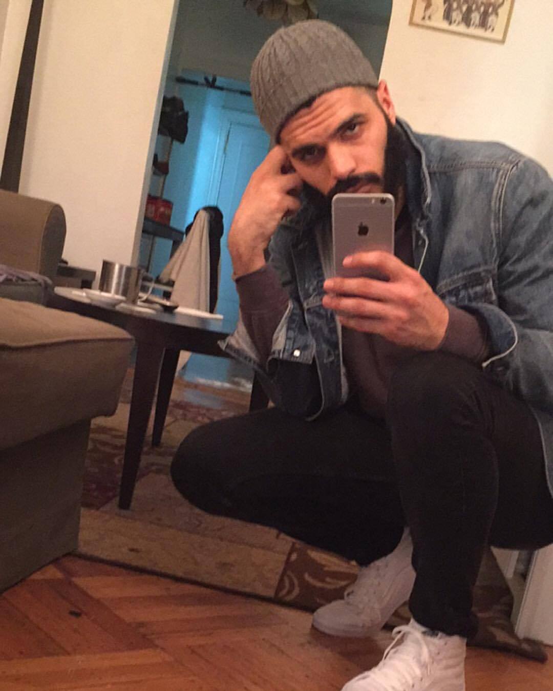 thirstymuslim: seedo-amjad:  Your millennial step-father.  Drop me off a block away