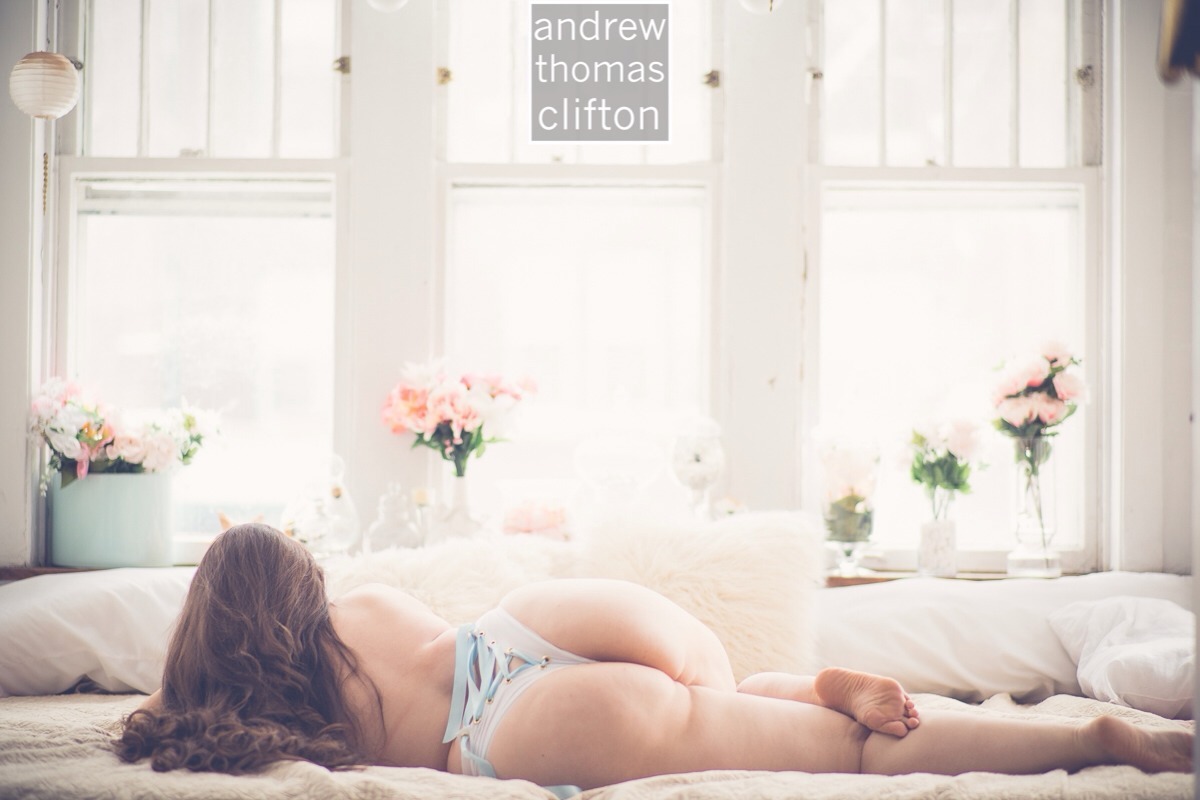 andrewclifton:  mdacn:  - This picture reminds me of Sunday morning. Just being lazy
