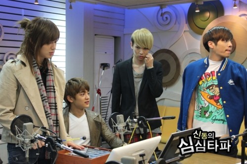 justanother2minshipper:  So Tae,  that scarf you always carry in cold days, it is
