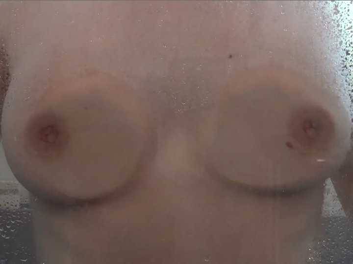 Nouvelle vidÃ©o ! #boobs tribute ! mes seins dans tous leurs Ã©tats ! au repos,