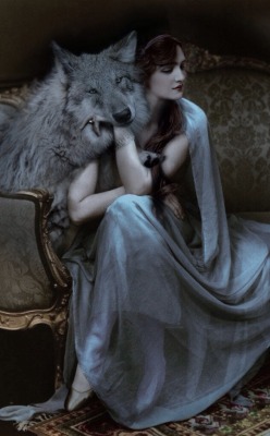 This looks like Sansa and her direwolf Lady