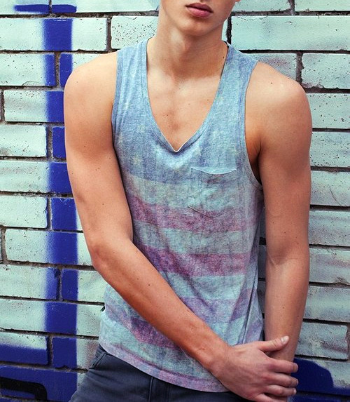 hotsouls:  his lips