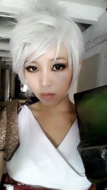 league-of-legends-sexy-girls: Riven Cosplay