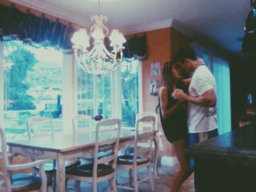 aliveinthestars:cl4yton:atelophobically:peppyandpreppy:vidabrilla: jack Johnson & an empty kitchen calls for slow dancin with my lovee  i just don’t understand why i cant have this  I cry  I’m to reblog this everytime   Ok