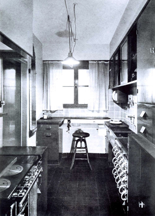 Margarete Schütte-Lihotzky, Frankfurt Kitchen, introduced 1927. Photo: Anja Jahn, Museum für Angewan