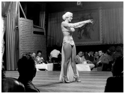 Mae Blondell         Aka. “The Statuesque Blonde”..Dancing On Stage For