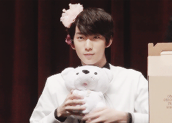 pandreos:  gongchan being cute 