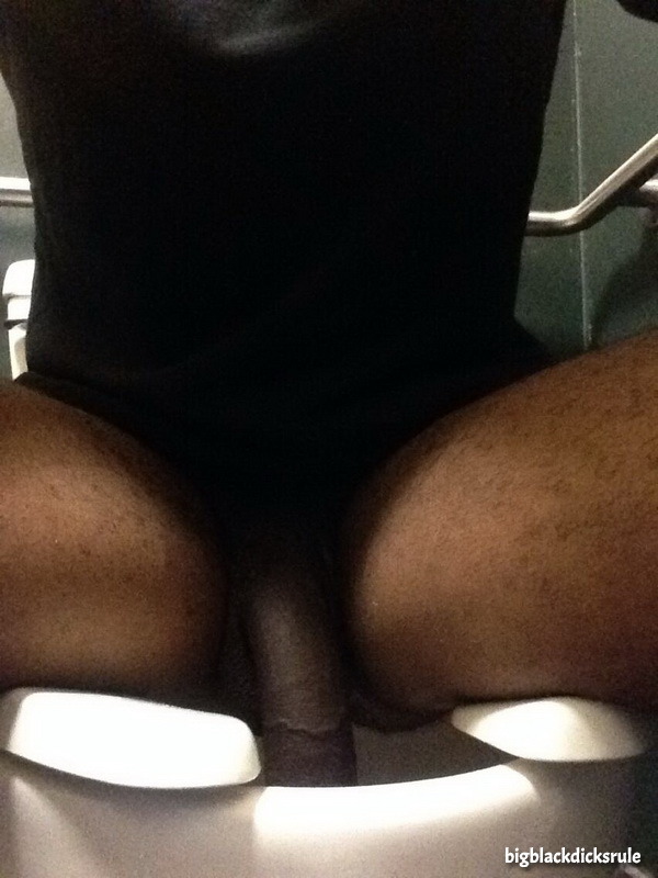 tomezlove22:  bigblackdicksrule:  #bigblackdick wanna get dug the fuck out by some