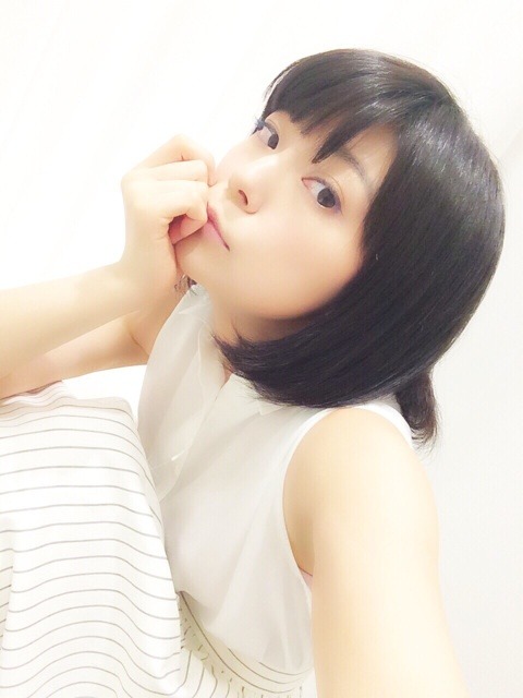 sandrose:  (白｜伊瀬茉莉也 オフィシャルブログ 「Baby, it’s you!」