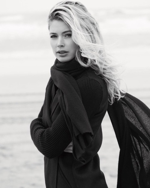 awesomedoutzenkroes: doutzenBlack on black#repeatcashmere #FW2017