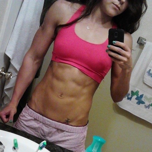 dailyfitnessbabes:  via [Daily Sexy Fitness Babe] 