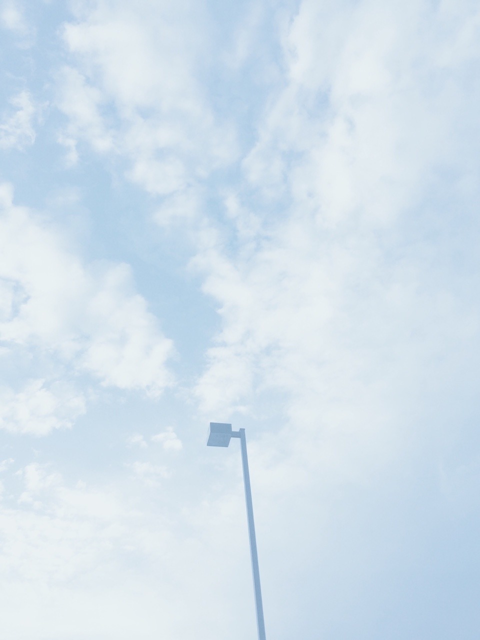 yunaea:  3_800 iphone photos ☁️ 