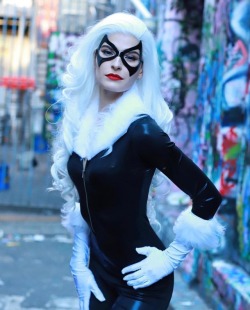 cute-cosplay-babe:  Black Cat by teenatitan