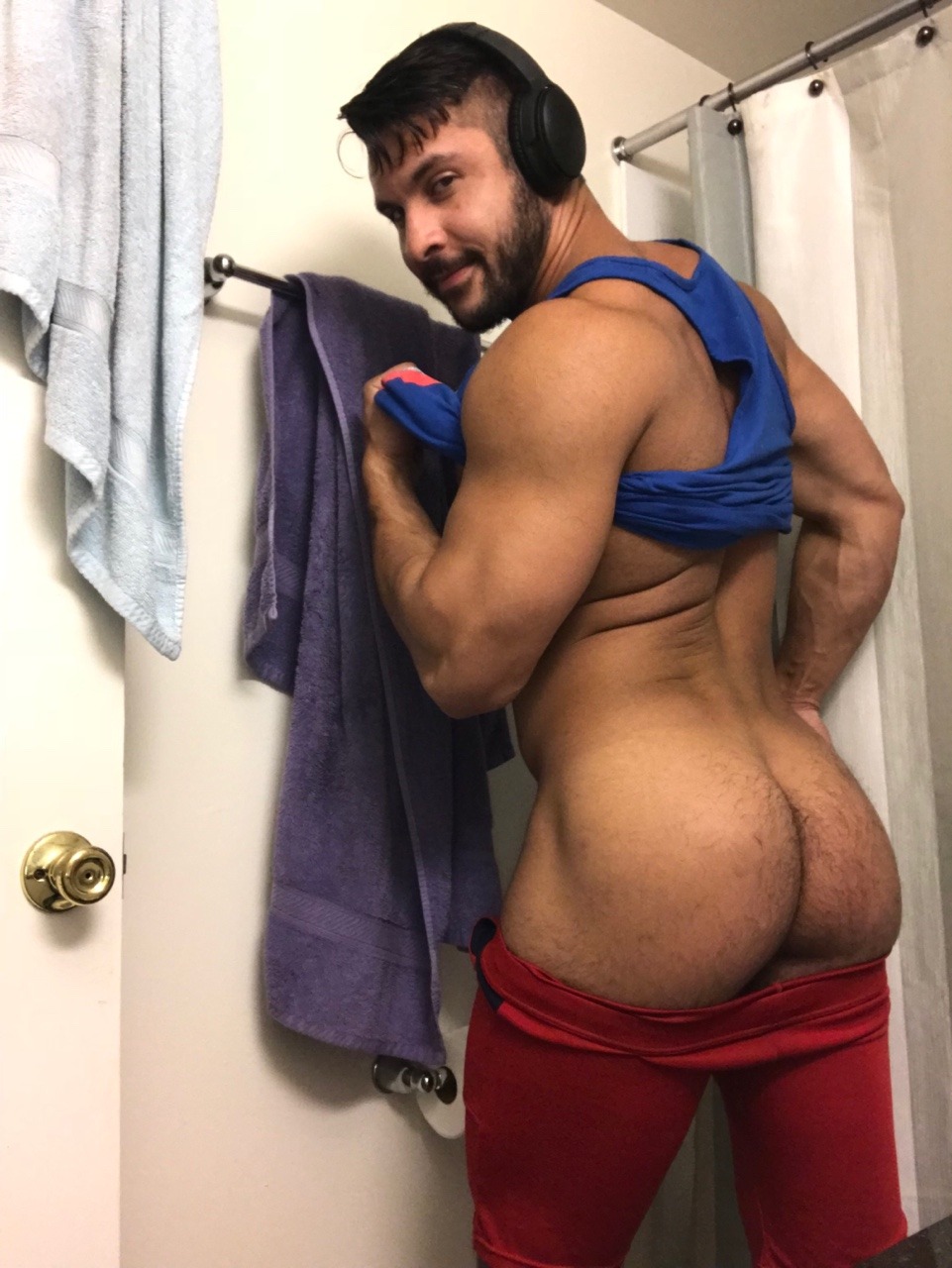 austinwolfff:  , @ArmondRizzoxxx  @SethSantoroXXX  and I hosted a group at our hotel