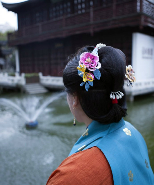 hanfugallery:hairdos in ming dynasty style for chinese hanfu by 猫妞Mi小姐