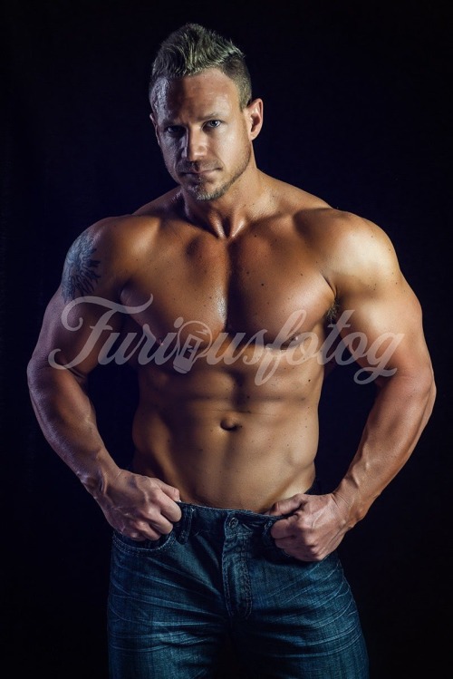 musclecorps:Brian Silvers 
