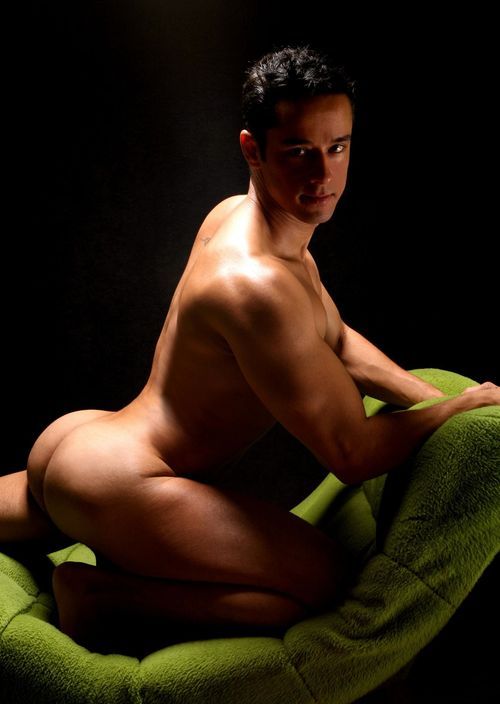 real-deal-inches:  The perfect male body has a form, and he choose Rafael Alencar