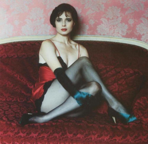 thisobscuredesireforbeauty: Isabella Rossellini by Helmut Newton, 1992.Source