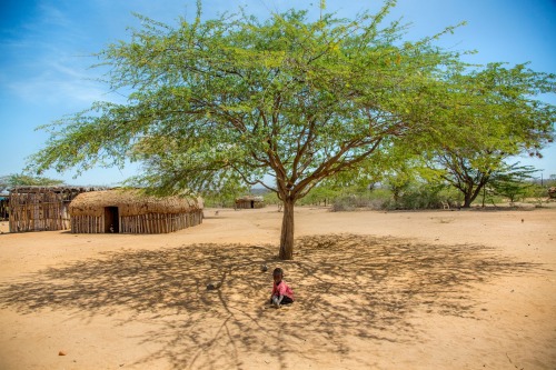 fotojournalismus: The Village Where Men Are Banned  (via The Guardian) Umoja in Kenya started o