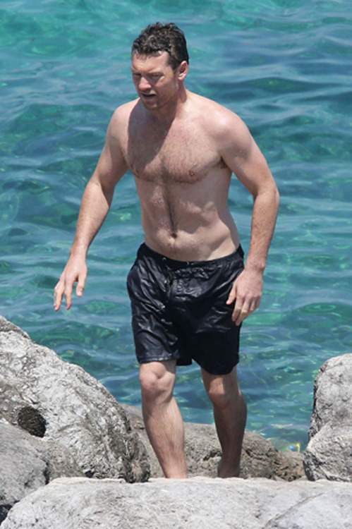 shirtless male celebs - Sam Worthington