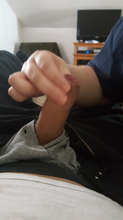 bigtitsandlildick:He told me to use three fingers to make it look bigger. Bahaha he failed still loo