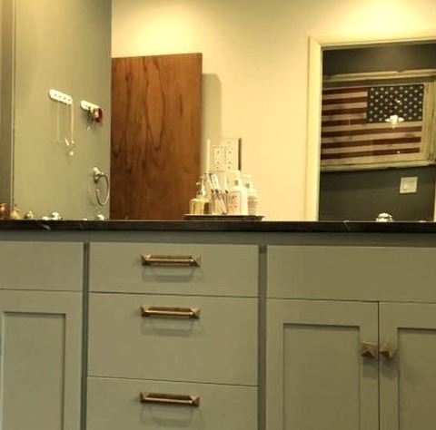 Bathroom KidsBathroom - Mid-sized Transitional Kids' Brown Tile And Porcelain Tile Porcelain Tile And