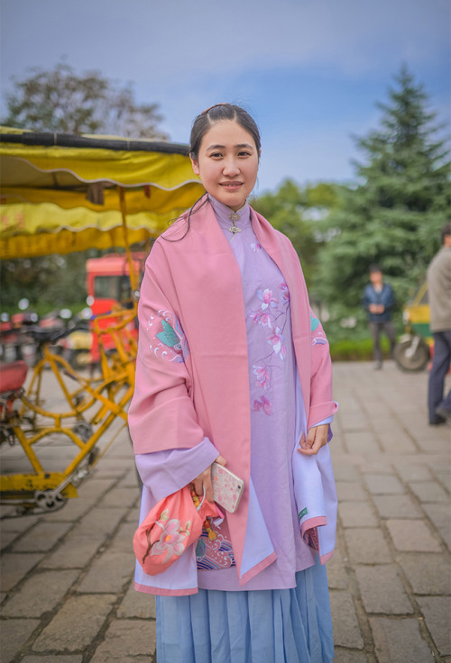 hanfugallery:#西塘汉服文化周# Xitang Hanfu Culture Week. Photo by 松溪大曲