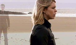 twobedroomtardis:  rose tyler and the doctor + those times eleven sees rose everywhere