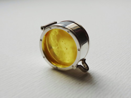 bizutheria:#117 Sterling silver and Baltic amber ring-pendant Design&amp;Handmade by bizutheria 