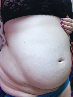 pregnantpiggy:Almost 15 weeks