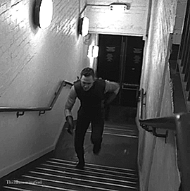 thehumming6ird:‘I’d like to see what it feels like to run as fast as Usain Bolt.’ ~ Tom Hiddleston: 