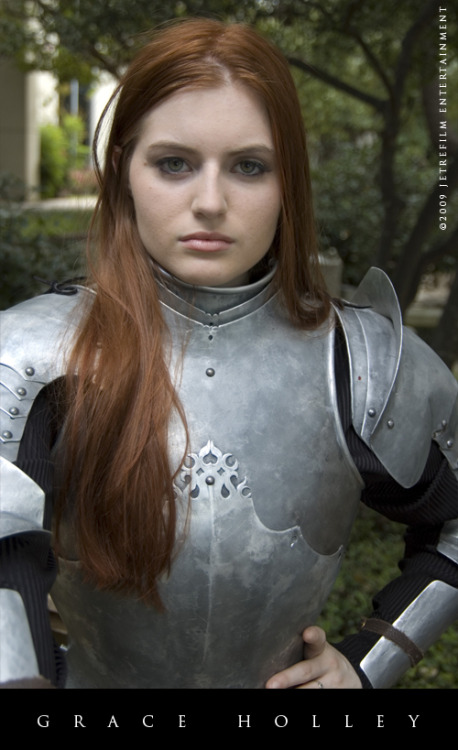 repair-her-armor:deepredroom:A reminder that “male” armour usually works just as well with female bo