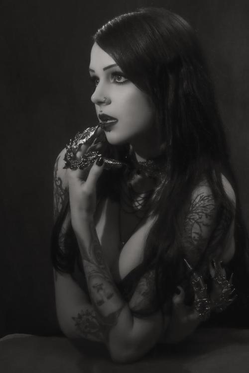 gothicandamazing: Model: PatriciaAbsinthe Photo: PhoeniX Design PhotographyWelcome to Gothic and Ama