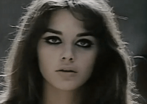 aloneandforsakenbyfateandbyman:Tina Aumont in L'Urlo (1970) https://painted-face.com/