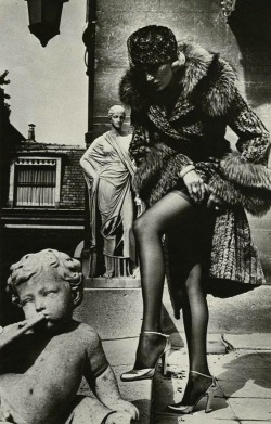 slippage2:  Fashion study. Helmut Newton,