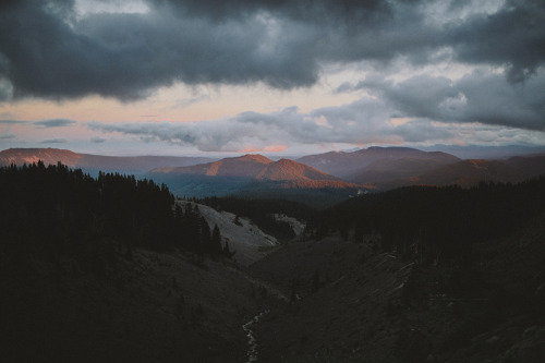 gonorthandthenwest:  The pacific northwest is a magical land, and my friend Sean is really good at c