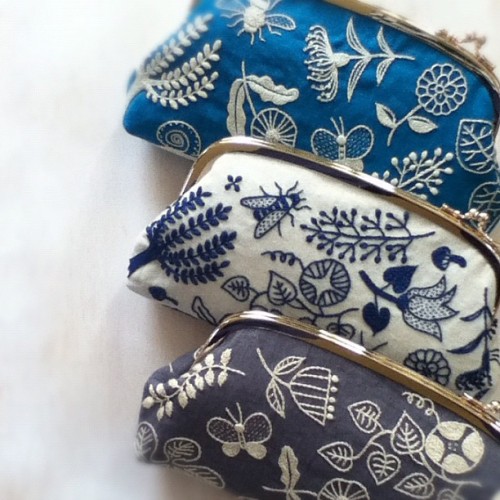 fibrearts:  Embroidered cases by Yumiko higuchi