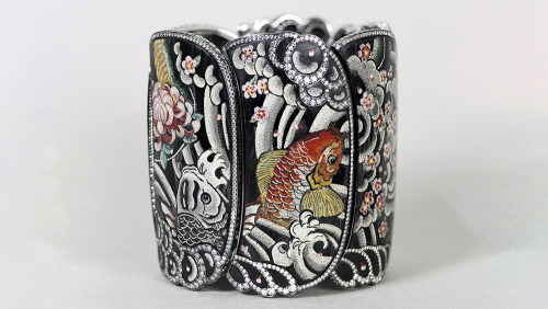 Micromosaic bracelet by Maurizio Fioravanti,The piece depicts the Chinese legend in which a koi fish
