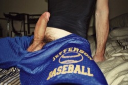 jackoffjunkie:  Horned Up After Practice  I&rsquo;ll give you my big white ass!!
