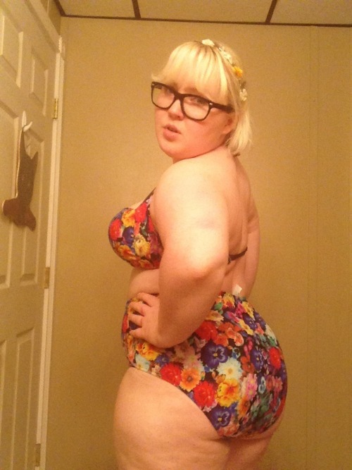 themanicpixiedreamgrrrl:  themanicpixiedreamgrrrl:  FATKINI  LOOK AT WHAT A BABY BABY I WAS
